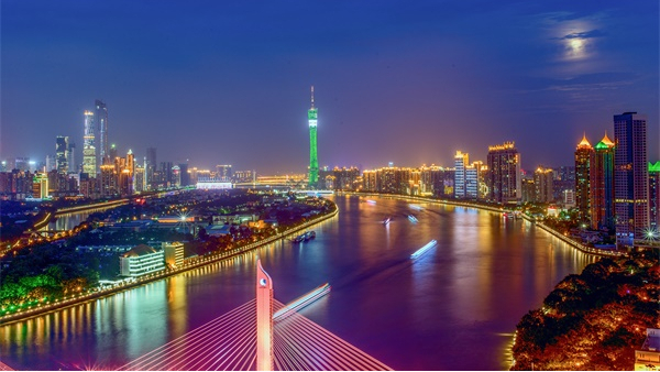 �������˸������δ������ƫ��