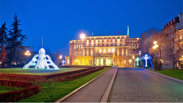 ��Ȼ��������˸��Ҫ�߱�����������ص�