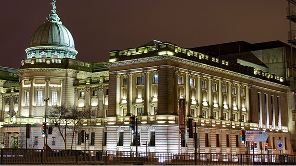 �����������Ϊ�������������˾�������