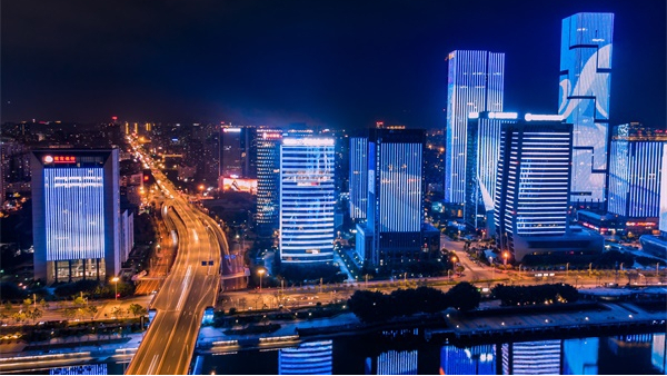 ����ƹ���Զ������ж��ý�ֹС��